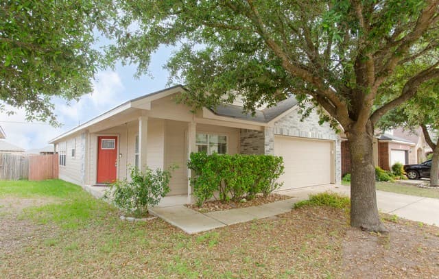 3-bedroom rental at 9522 Sun Mill in San Antonio, TX — photo 2