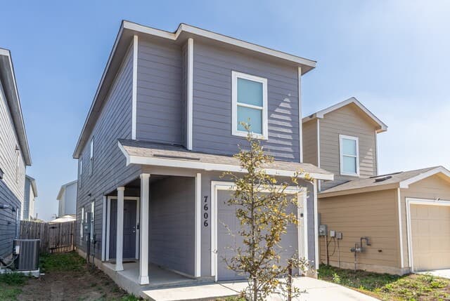 3-bedroom rental at 7606 Chancery Gate in San Antonio, TX — photo 2