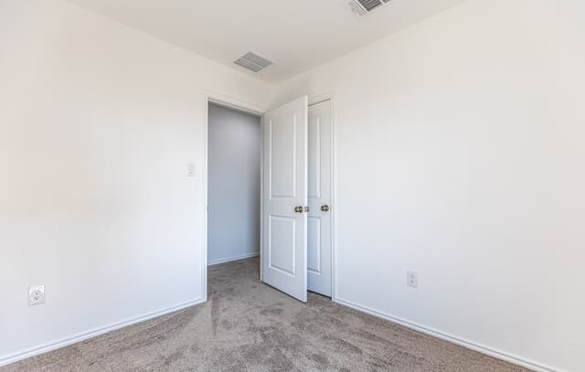 3-bedroom rental at 7606 Chancery Gate in San Antonio, TX — photo 5