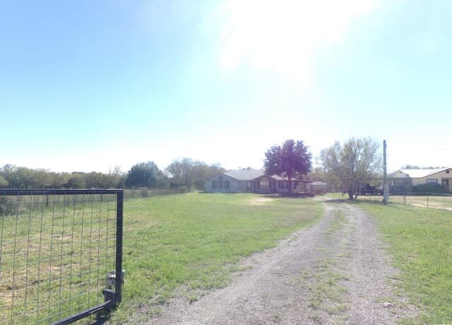 10340 Fowler — photo 5