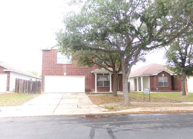 4-bedroom rental at 9131 Laguna in San Antonio, TX — photo 2