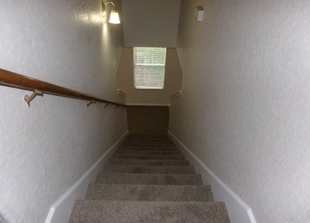 4-bedroom rental at 9131 Laguna in San Antonio, TX — photo 5