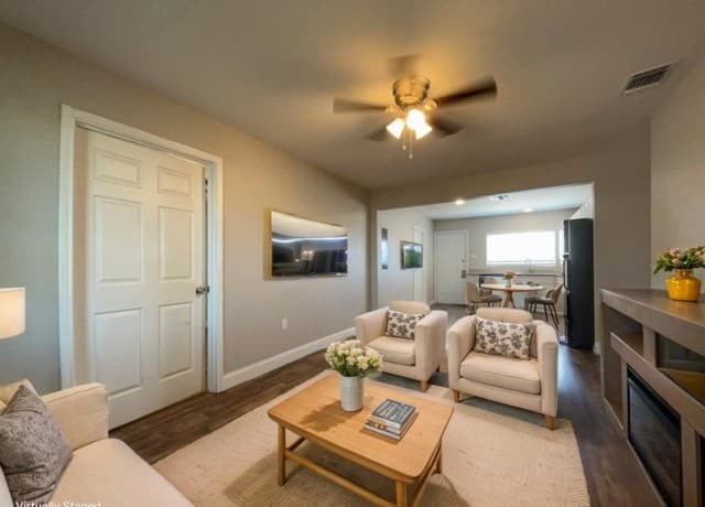 3-bedroom rental at 8905 Seacliff St in San Antonio, TX — photo 2