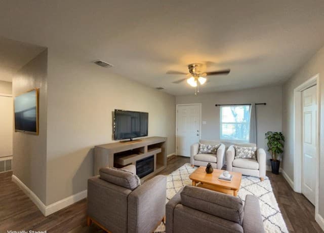 3-bedroom rental at 8905 Seacliff St in San Antonio, TX — photo 3