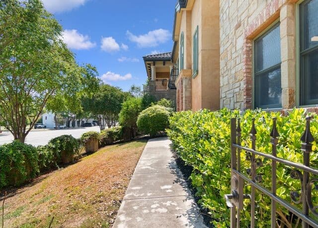 123 Eaton St Unit 104 — photo 2