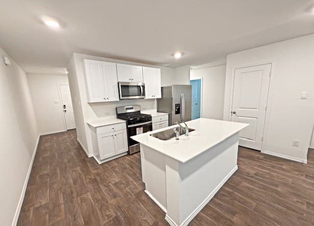 4-bedroom rental at 5131 Blind Shot in San Antonio, TX — photo 4