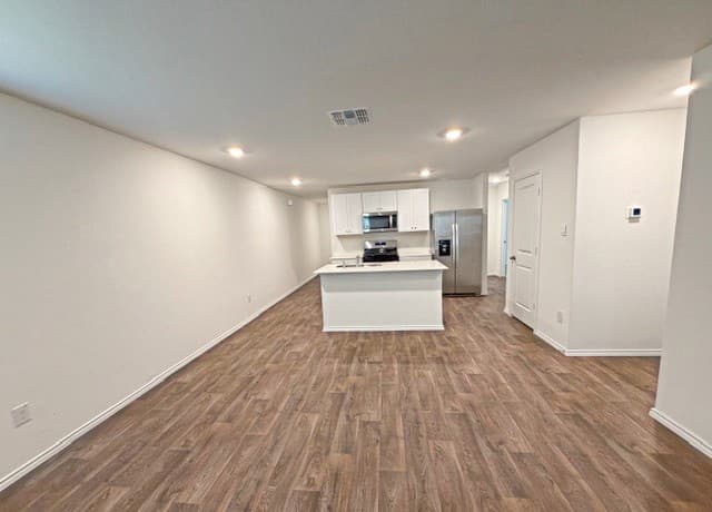 4-bedroom rental at 5131 Blind Shot in San Antonio, TX — photo 5