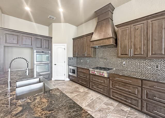 113 Hoskins — photo 5