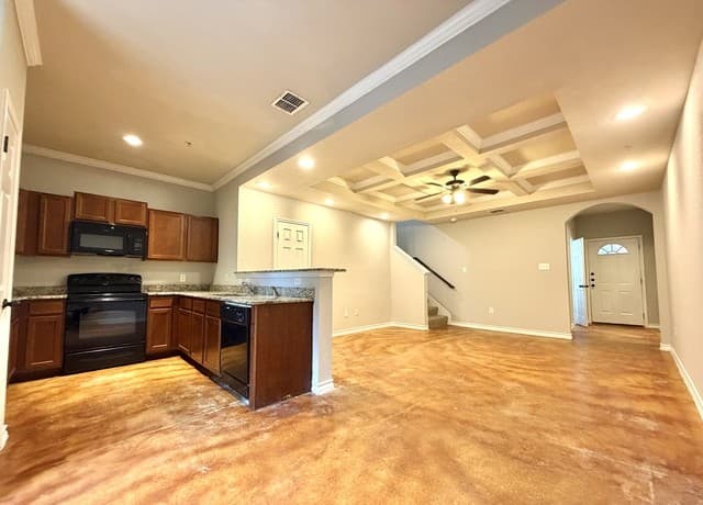 6412 Attucks Ln — photo 3