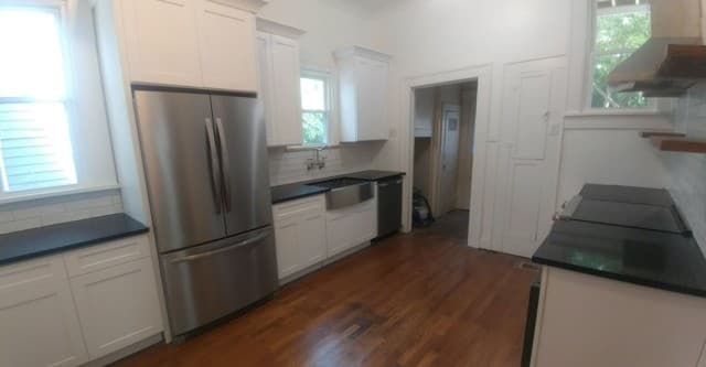 411 W Mistletoe Ave — photo 2