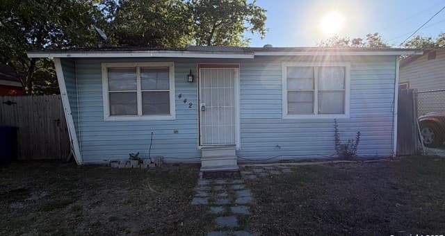 442 SW 41st — photo 3