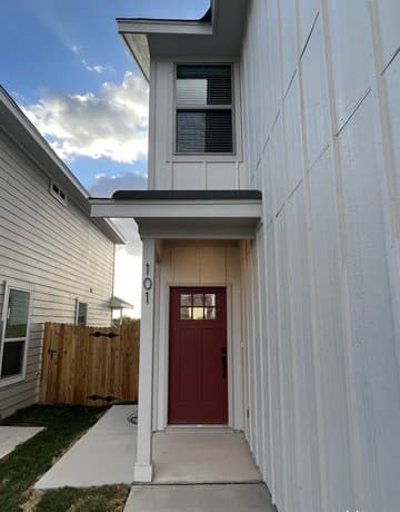 3-bedroom rental at 7513 Astro Field Unit 101 in San Antonio, TX — photo 4