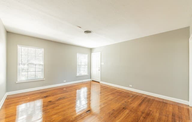 553 Club Dr Unit 4 — photo 2