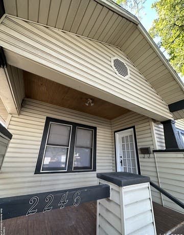 2246 E Houston St — photo 3