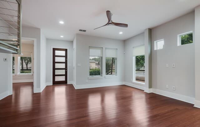 230 Callaghan — photo 3