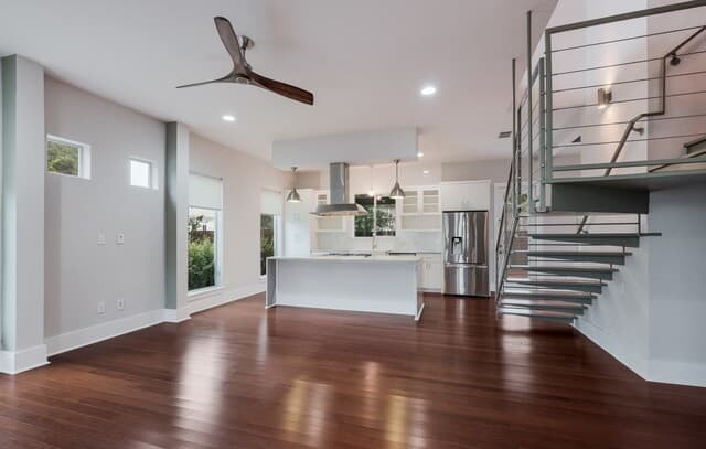 230 Callaghan — photo 4