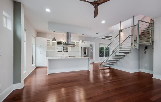 230 Callaghan — photo 5