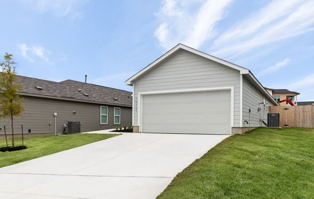 10507 Padron Bend — photo 3