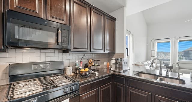 6370 Tarrant — photo 5