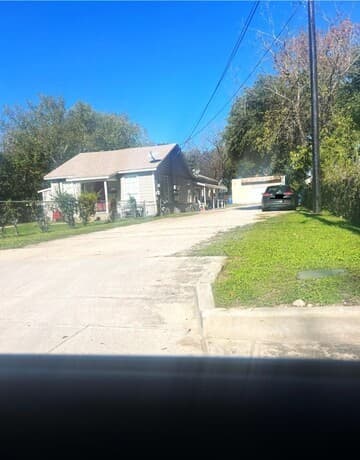 4419 N Hein Unit 3 — photo 1