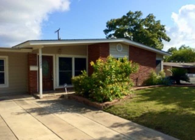 2323 Spicewood — photo 1