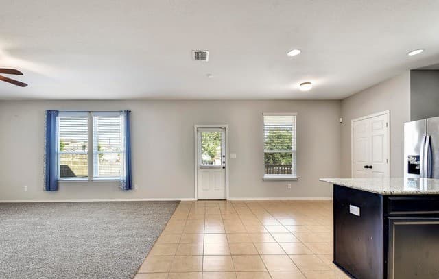 3-bedroom rental at 1447 Kedros in San Antonio, TX — photo 3