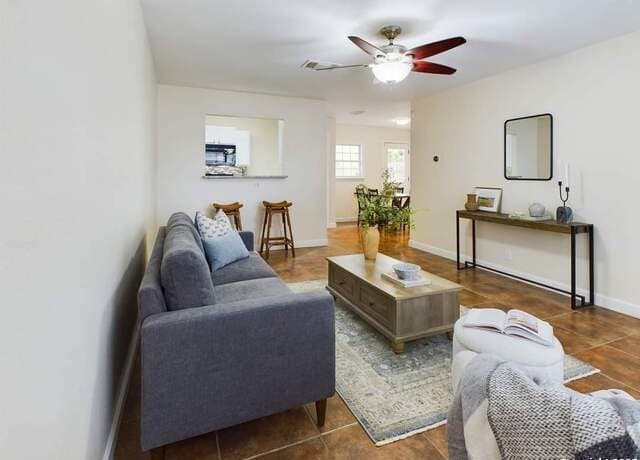 3-bedroom rental at 9539 Celine in San Antonio, TX — photo 3
