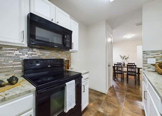 3-bedroom rental at 9539 Celine in San Antonio, TX — photo 5