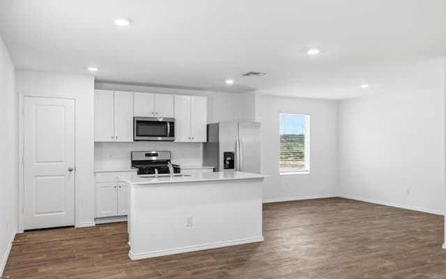 10735 Criterion — photo 3