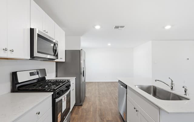 10735 Criterion — photo 5