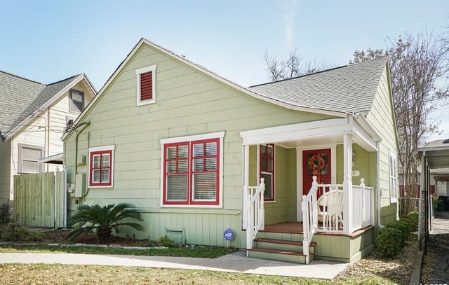 420 W Lullwood — photo 2