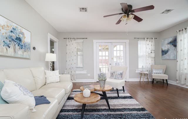 420 W Lullwood — photo 5