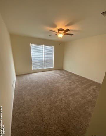 3-bedroom rental at 5607 Lakebend West Unit UNIT 1 in San Antonio, TX — photo 4