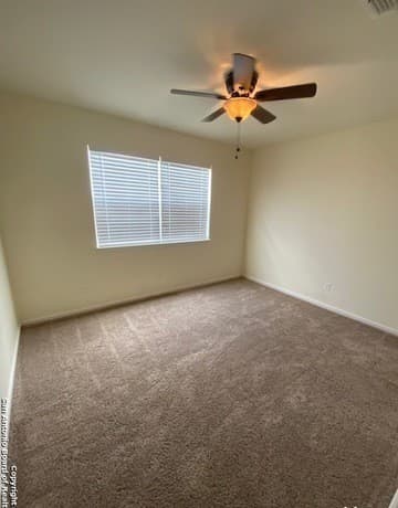 3-bedroom rental at 5607 Lakebend West Unit UNIT 1 in San Antonio, TX — photo 5