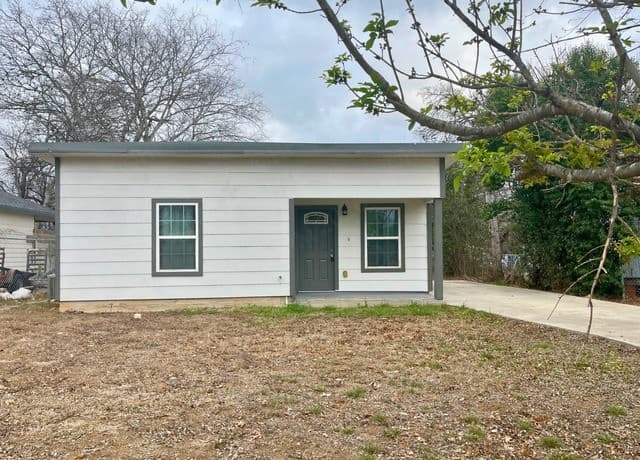 455 Lincolnshire Dr — photo 1