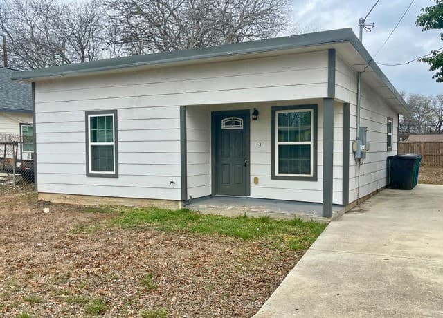 455 Lincolnshire Dr — photo 2