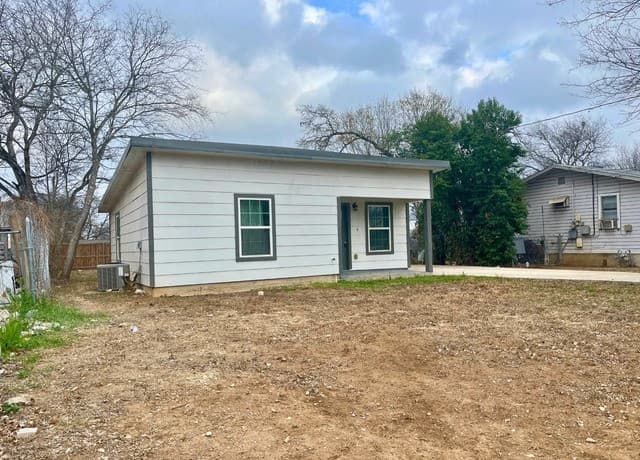 455 Lincolnshire Dr — photo 3