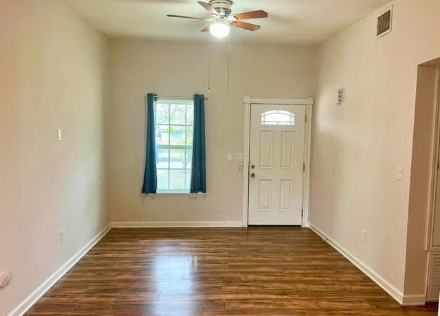 455 Lincolnshire Dr — photo 4