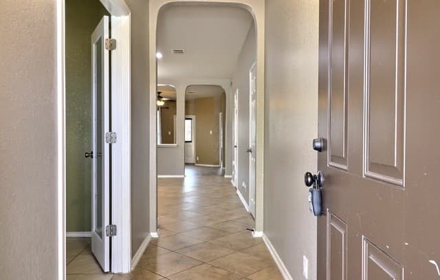 3-bedroom rental at 211 Finch Knoll in San Antonio, TX — photo 3