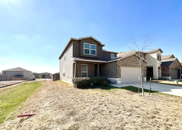 4-bedroom rental at 10803 Balmorhea in San Antonio, TX — photo 3
