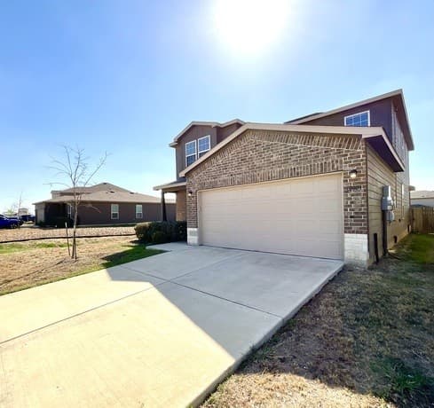 4-bedroom rental at 10803 Balmorhea in San Antonio, TX — photo 4