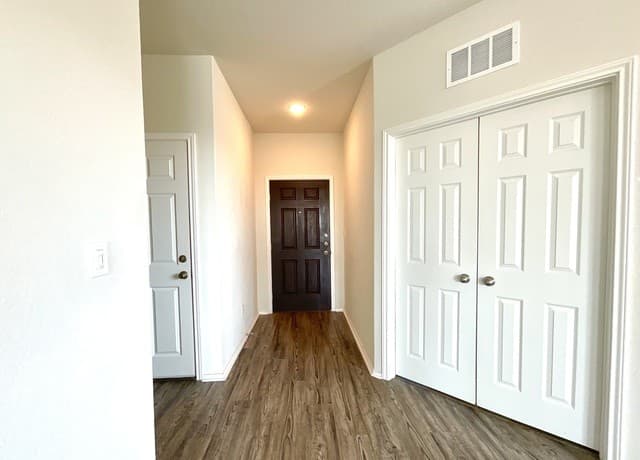 4-bedroom rental at 10803 Balmorhea in San Antonio, TX — photo 5