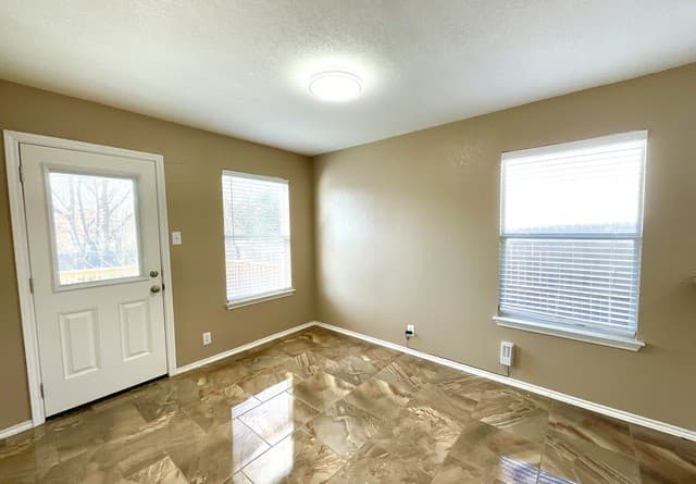 5605 Caraway — photo 4