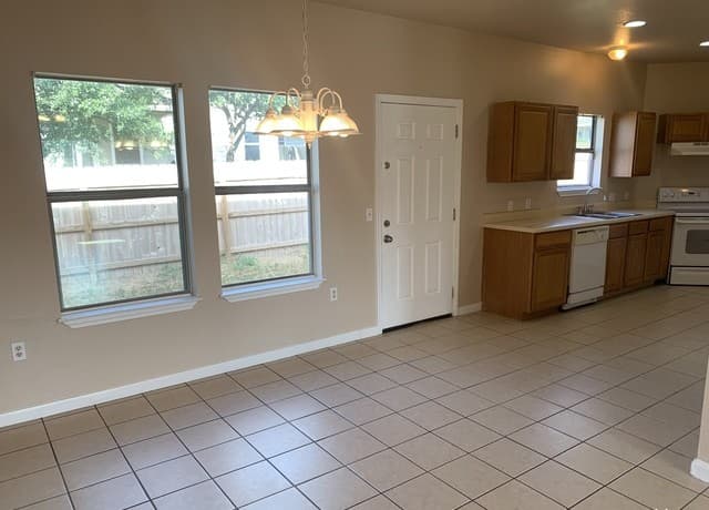 6911 Hallie Ridge — photo 2