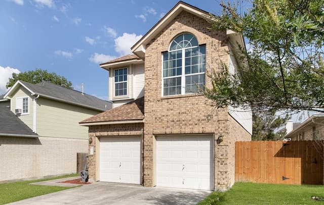 3-bedroom rental at 5858 Spring Square in San Antonio, TX — photo 2