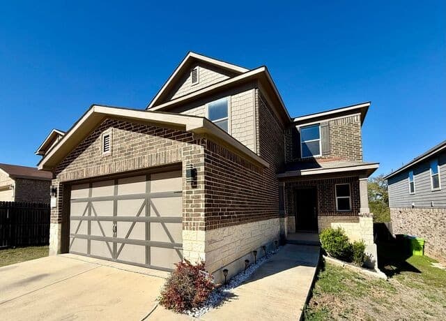 3-bedroom rental at 1311 Swan Court in San Antonio, TX — photo 2