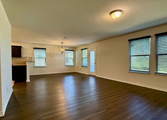 3-bedroom rental at 1311 Swan Court in San Antonio, TX — photo 3