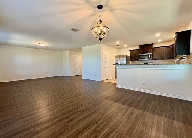 3-bedroom rental at 1311 Swan Court in San Antonio, TX — photo 4