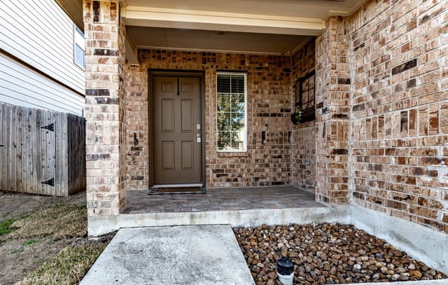 3-bedroom rental at 11902 Mulberry Creek in San Antonio, TX — photo 4