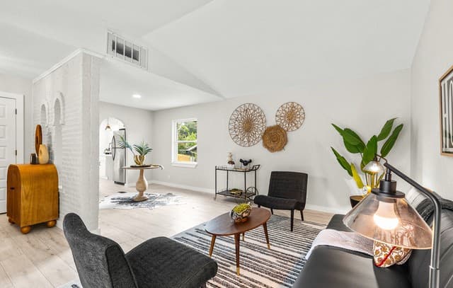 10322 Tioga — photo 3